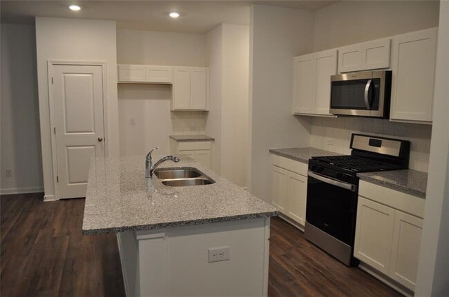 5940 Lyon St in Cumming, GA - Building Photo - Building Photo