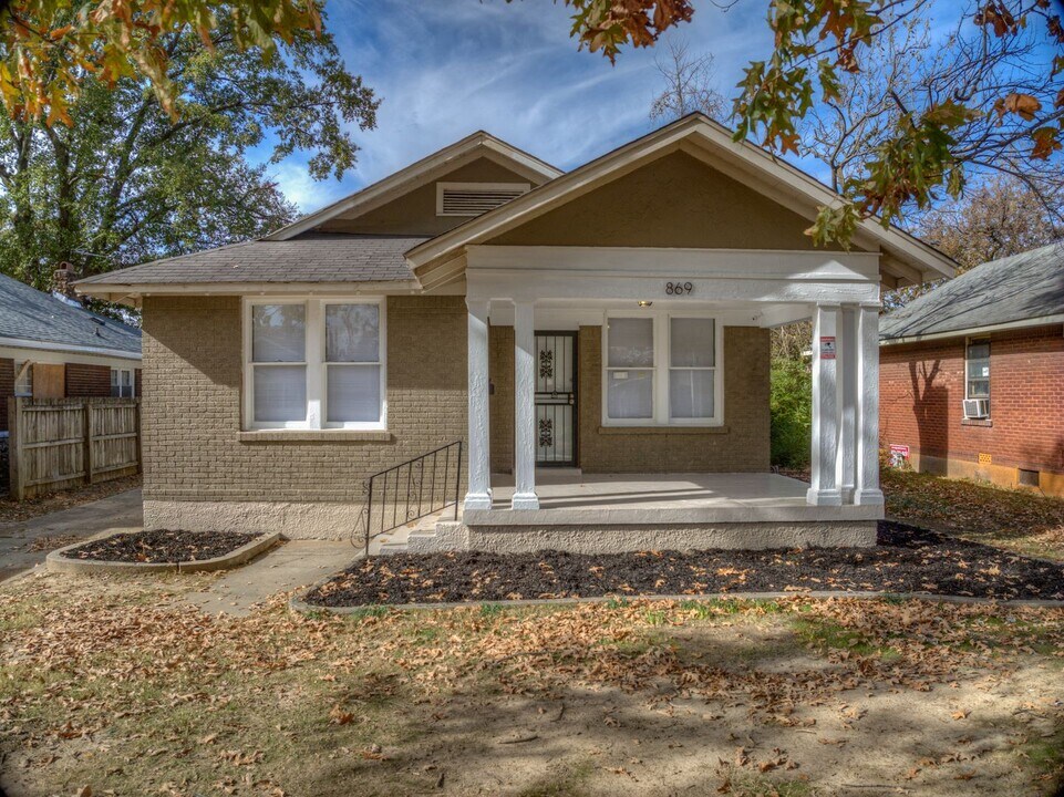 869 Garland St in Memphis, TN - Building Photo