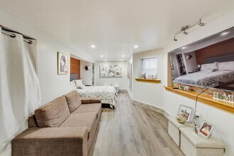 1039 N Lawndale Ave in Chicago, IL - Building Photo - Building Photo