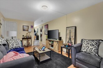 1580 Hartford-New London Turnpike in Montville, CT - Building Photo - Building Photo