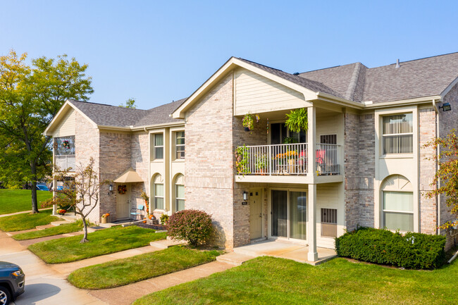 Harbour Village Apartments in Northville, MI - Building Photo - Building Photo