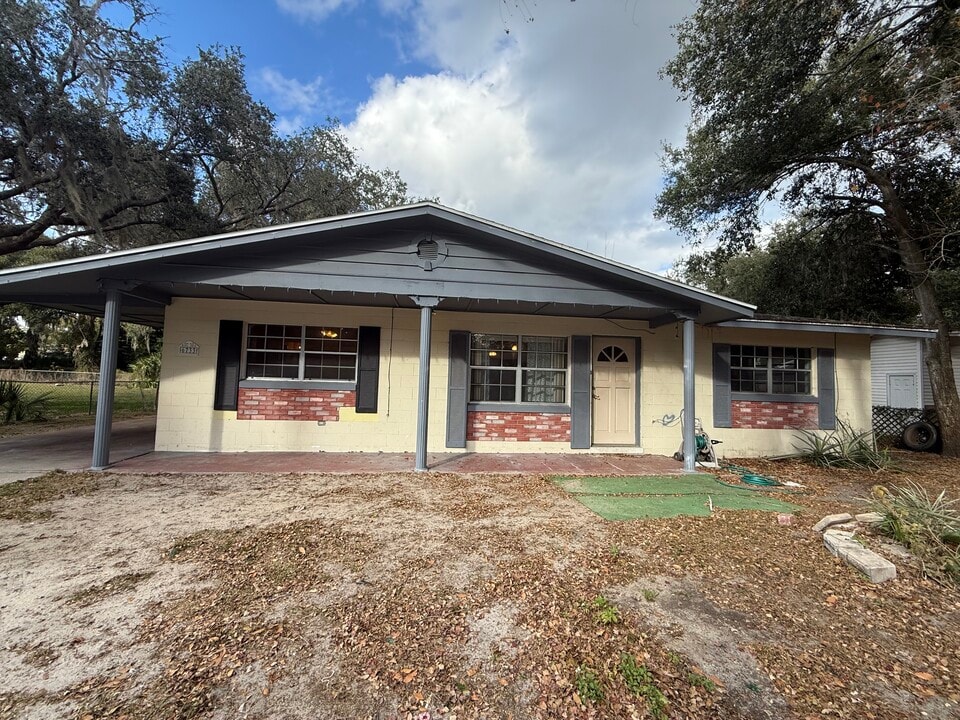 6733 Fern Cir in Leesburg, FL - Foto de edificio