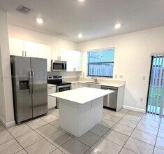 11855 SW 246th Ter in Homestead, FL - Foto de edificio - Building Photo