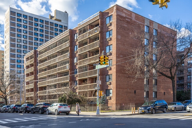 137-77 Kissena Blvd