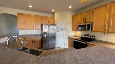 6814 W Lariat Ln in Peoria, AZ - Building Photo - Building Photo