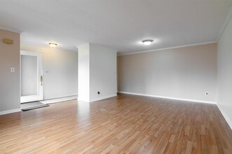229 Montana Ave, Unit 1 in Bay Shore, NY - Building Photo - Building Photo