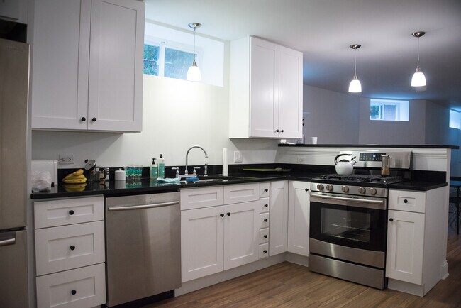 1829 N Humboldt Blvd, Unit B in Chicago, IL - Foto de edificio - Building Photo