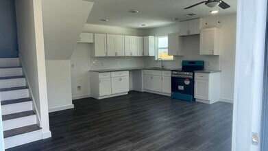 9746 Garcroft St in Houston, TX - Foto de edificio - Building Photo