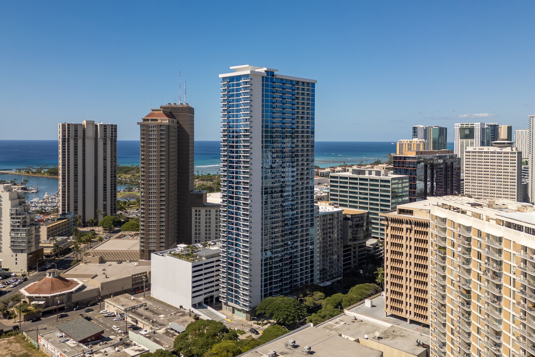 Kapiolani Residence in Honolulu, HI - Building Photo