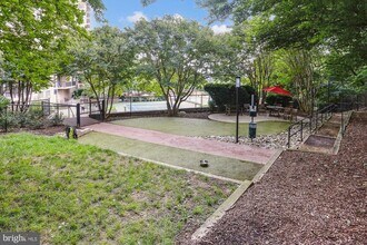 5500 Holmes Run Pkwy in Alexandria, VA - Building Photo - Building Photo