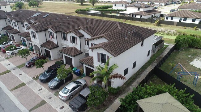 22910 SW 127th Pl in Goulds, FL - Foto de edificio - Building Photo