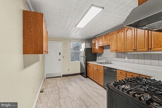 229 S Fremont Ave in Baltimore, MD - Building Photo - Building Photo