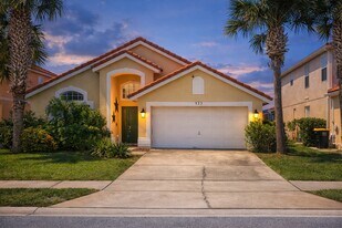 525 Paloma Dr in Davenport, FL - Building Photo