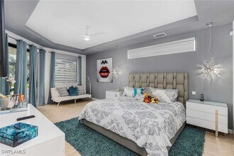 5325 Delano Ct in Cape Coral, FL - Foto de edificio - Building Photo