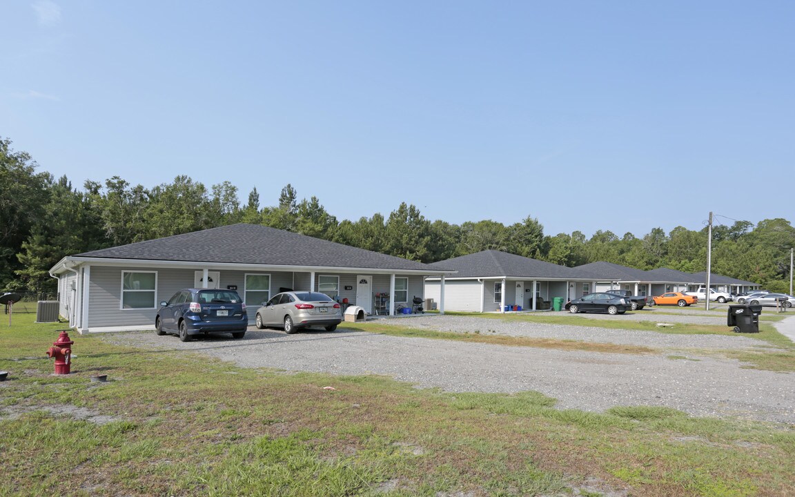 CRAWFORD ESTATES in Starke, FL - Building Photo