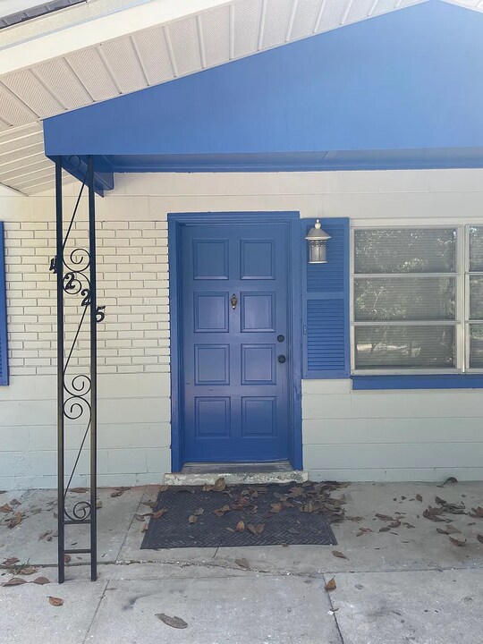 4225 NW 21st Dr in Gainesville, FL - Building Photo
