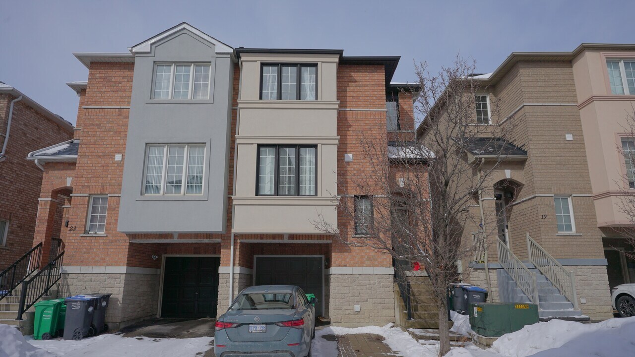 7155-7155 Magistrate Terrace in Mississauga, ON - Building Photo