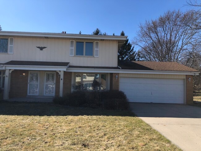 property at 4055 Fountain Plaza Dr