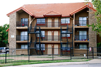 Santa Fe in Dallas, TX - Building Photo - Building Photo