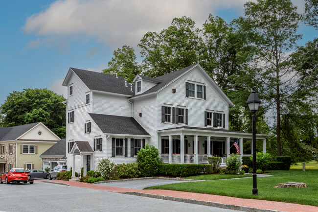 Condo Conversion in Ridgefield, CT - Building Photo - Building Photo