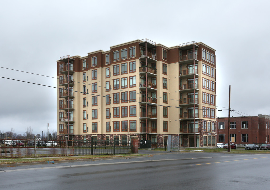 King's Landing in Cornwall, ON - Building Photo