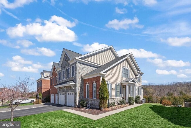 43242 Hattontown Woods Terrace in Ashburn, VA - Building Photo - Building Photo