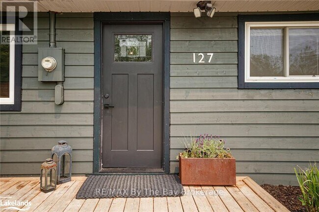 127 Glenlake Blvd in Collingwood, ON - Building Photo - Building Photo