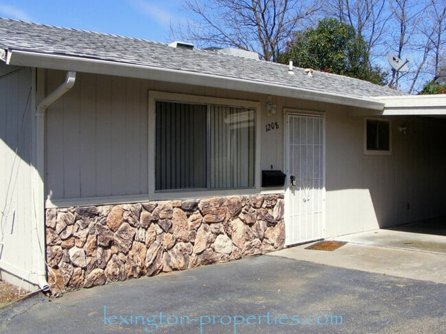 property at 1208 Franmor Ct