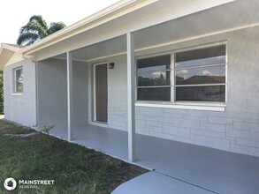 3519 Morley Dr in New Port Richey, FL - Building Photo - Building Photo