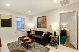 306 E Victory Dr in Savannah, GA - Building Photo - Building Photo