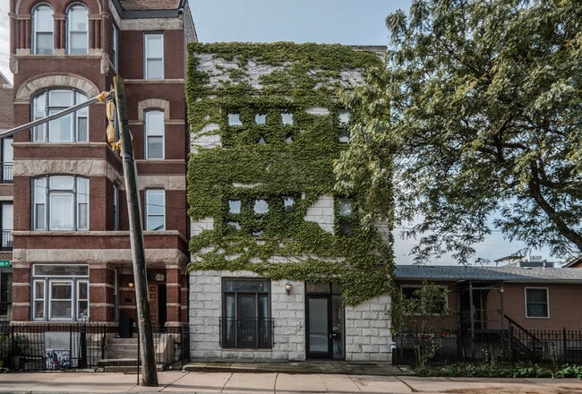 property at 1349 W Huron St