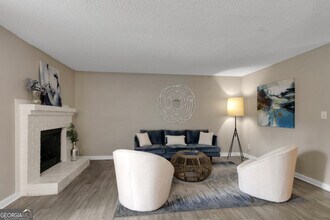 1067 Pitts Rd in Atlanta, GA - Building Photo - Building Photo