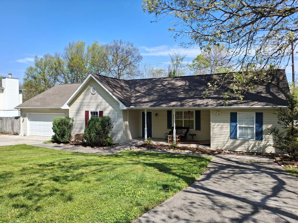 340 Oran Rd in Knoxville, TN - Foto de edificio
