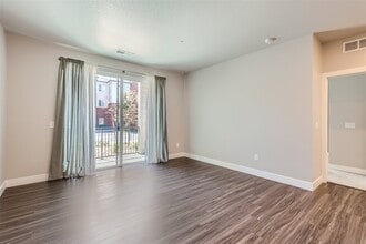 981 S Sable Blvd, Unit 104 in Aurora, CO - Building Photo - Building Photo