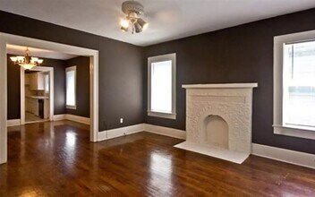 Essex House in Dallas, TX - Foto de edificio - Building Photo