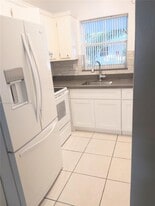 1300 N 17th Ave in Hollywood, FL - Building Photo