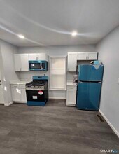 1857 Central Ave in Bridgeport, CT - Building Photo - Building Photo