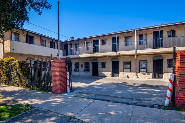 Haye's House in Los Angeles, CA - Building Photo - Building Photo