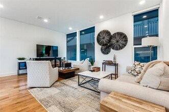 1932 Cuyler Ct in Dallas, TX - Building Photo - Building Photo