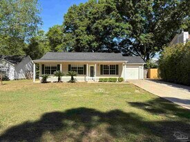 7145 8 Mile Creek Rd in Pensacola, FL - Building Photo