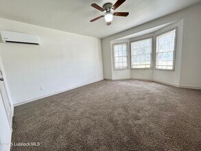 1912 21st St in Lubbock, TX - Foto de edificio - Building Photo