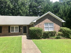 2376 Rosedale Rd in Snellville, GA - Building Photo