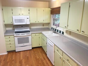 1522 Cameron Dr in Madison, WI - Building Photo - Building Photo