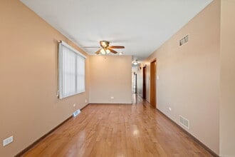 2333 N Trumbull Ave in River Grove, IL - Building Photo - Building Photo