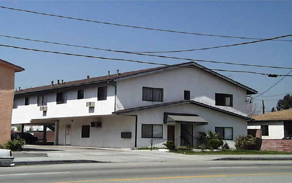 7649 N Hollywood Way in Los Angeles, CA - Building Photo