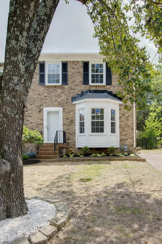 property at 606 Castlegate Dr