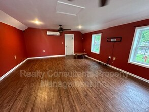 519 Dick St in Gibsonville, NC - Building Photo - Building Photo