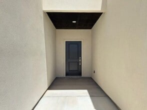 6702 El Freno Ln in Laredo, TX - Foto de edificio - Building Photo