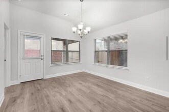 328 Saltmeadow Ln in Red Oak, TX - Building Photo - Building Photo