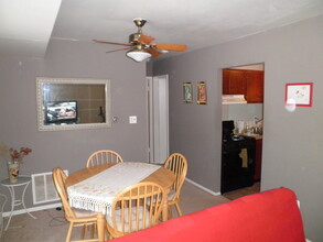10171 Fair Woods Dr, Unit 202 in Fairfax, VA - Foto de edificio - Building Photo
